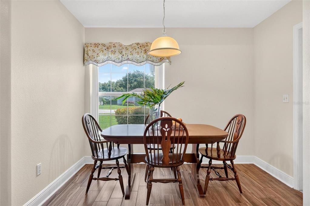 Active With Contract: $315,000 (3 beds, 2 baths, 1241 Square Feet)