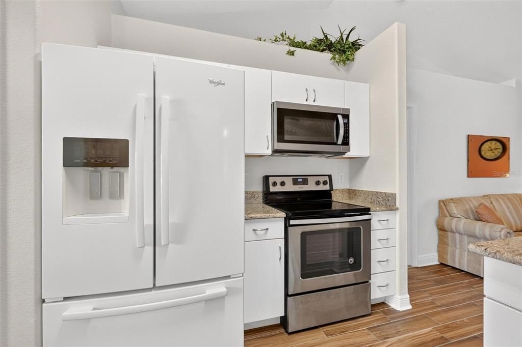 Active With Contract: $315,000 (3 beds, 2 baths, 1241 Square Feet)