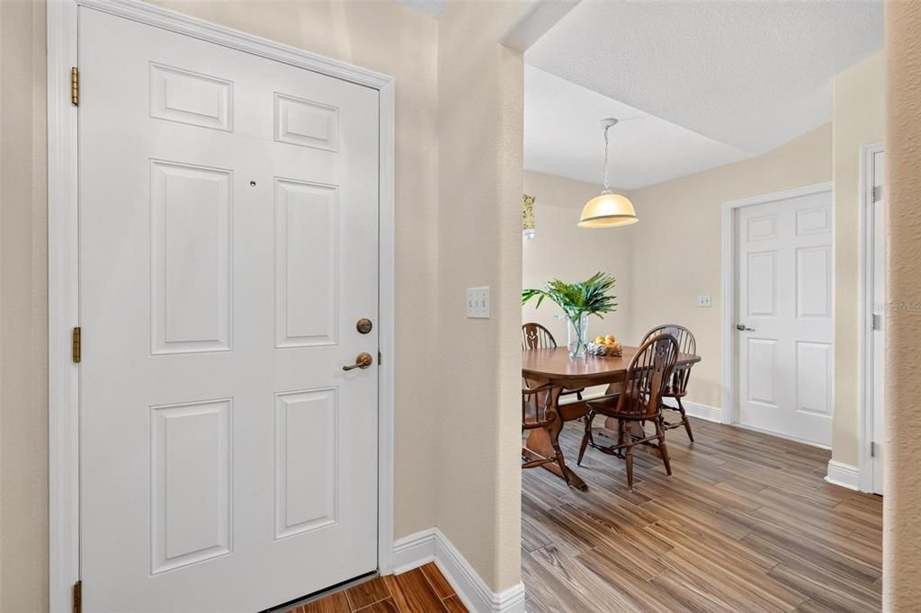 Active With Contract: $315,000 (3 beds, 2 baths, 1241 Square Feet)