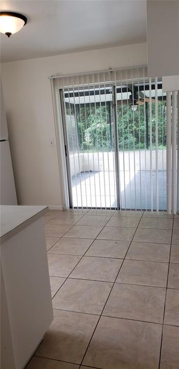 For Rent: $2,095 (3 beds, 2 baths, 1407 Square Feet)