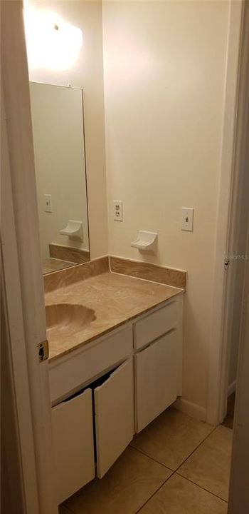 For Rent: $2,095 (3 beds, 2 baths, 1407 Square Feet)