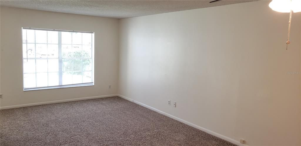 For Rent: $2,095 (3 beds, 2 baths, 1407 Square Feet)