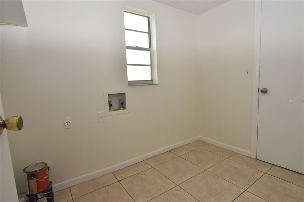 For Rent: $2,095 (3 beds, 2 baths, 1407 Square Feet)