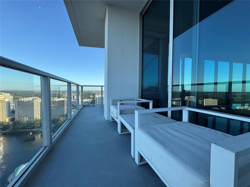 For Rent: $9,990 (4 beds, 3 baths, 3172 Square Feet)