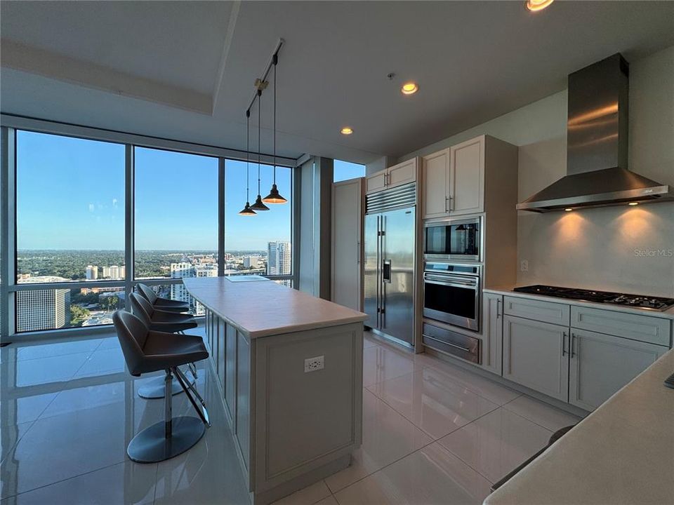 For Rent: $9,990 (4 beds, 3 baths, 3172 Square Feet)