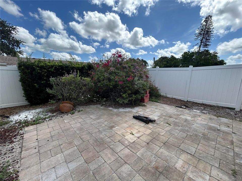 For Rent: $2,400 (3 beds, 2 baths, 1291 Square Feet)