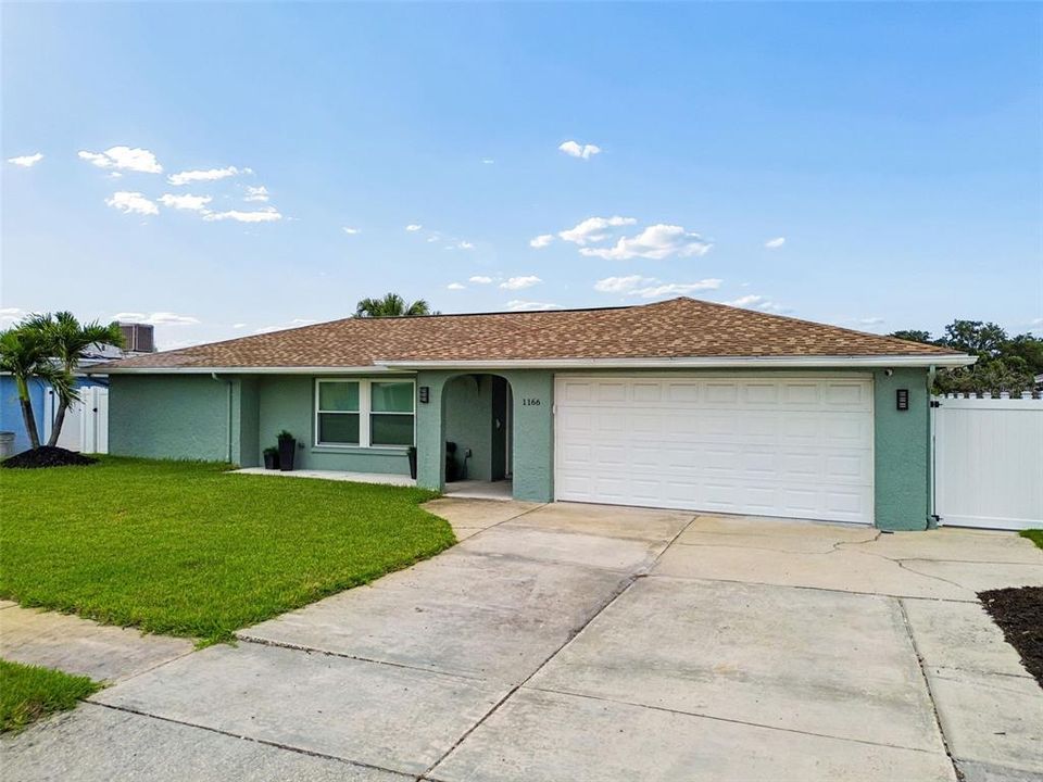 Active With Contract: $459,900 (4 beds, 3 baths, 1761 Square Feet)
