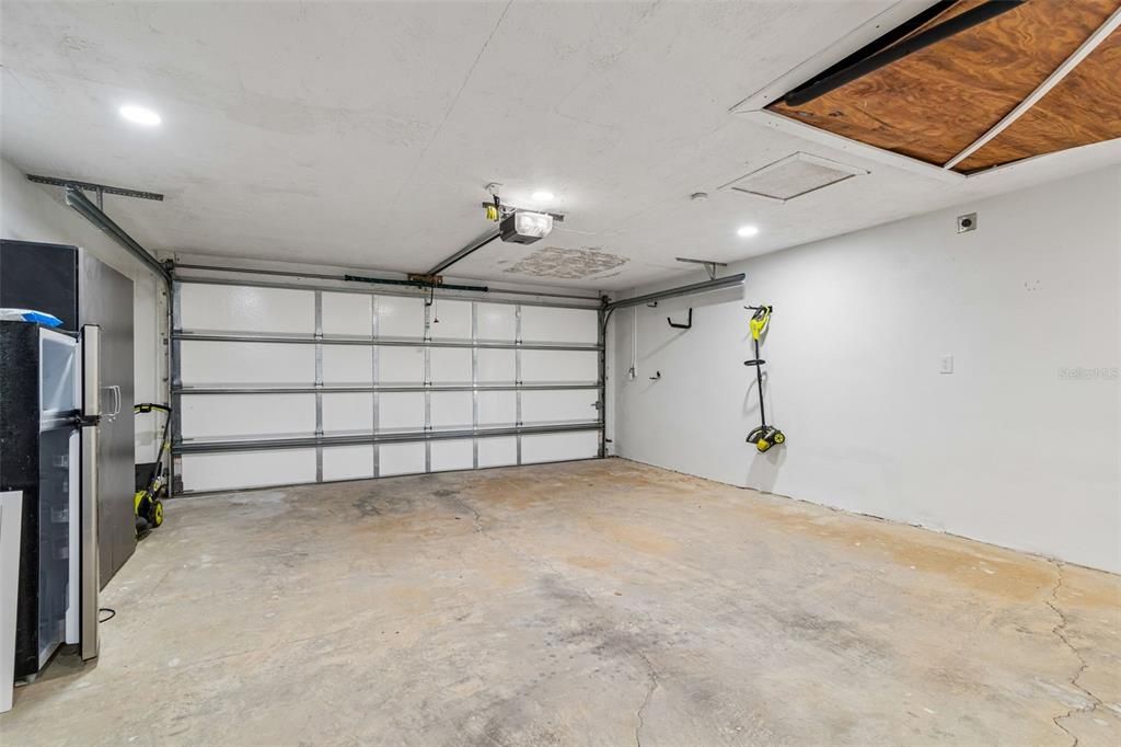 Active With Contract: $459,900 (4 beds, 3 baths, 1761 Square Feet)