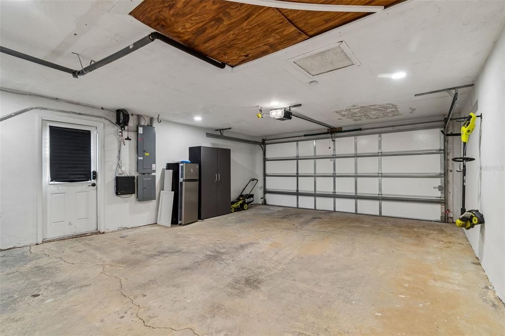 Active With Contract: $459,900 (4 beds, 3 baths, 1761 Square Feet)