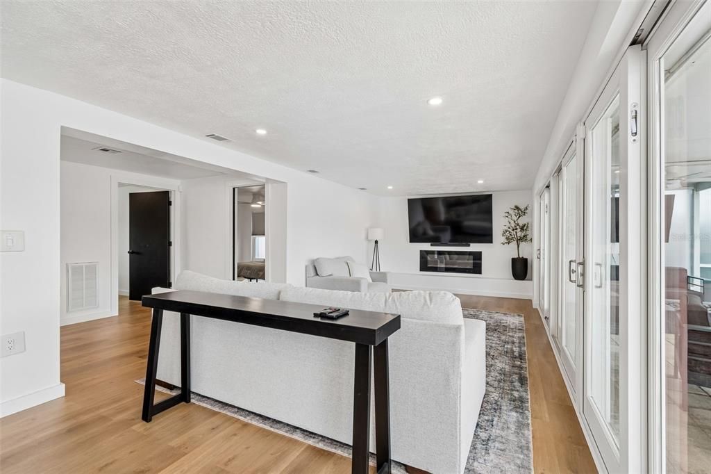 Active With Contract: $459,900 (4 beds, 3 baths, 1761 Square Feet)
