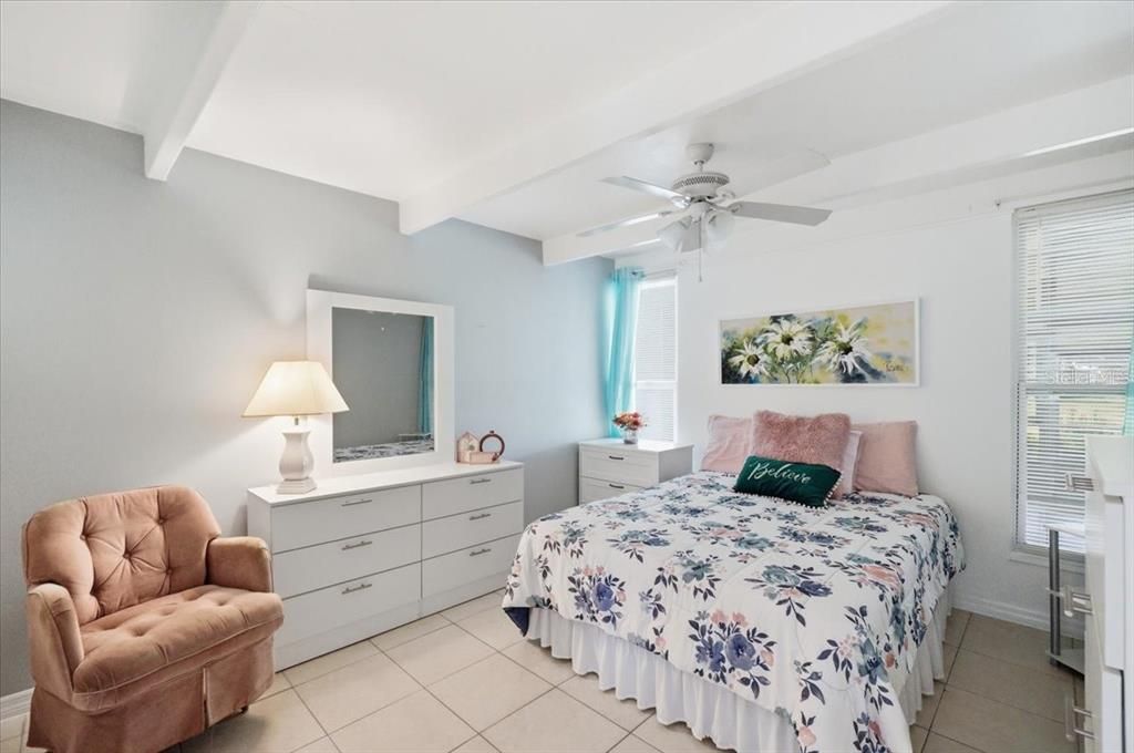 For Sale: $110,000 (1 beds, 1 baths, 648 Square Feet)