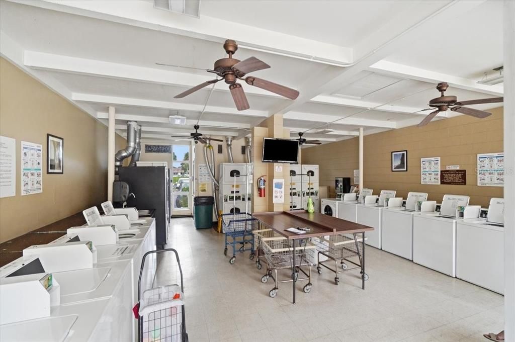 For Sale: $110,000 (1 beds, 1 baths, 648 Square Feet)