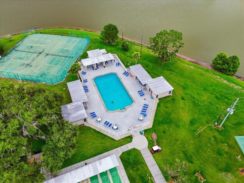 For Sale: $110,000 (1 beds, 1 baths, 648 Square Feet)