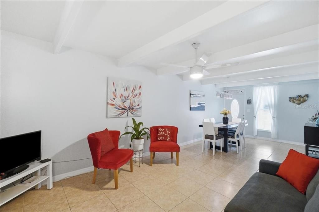 For Sale: $110,000 (1 beds, 1 baths, 648 Square Feet)