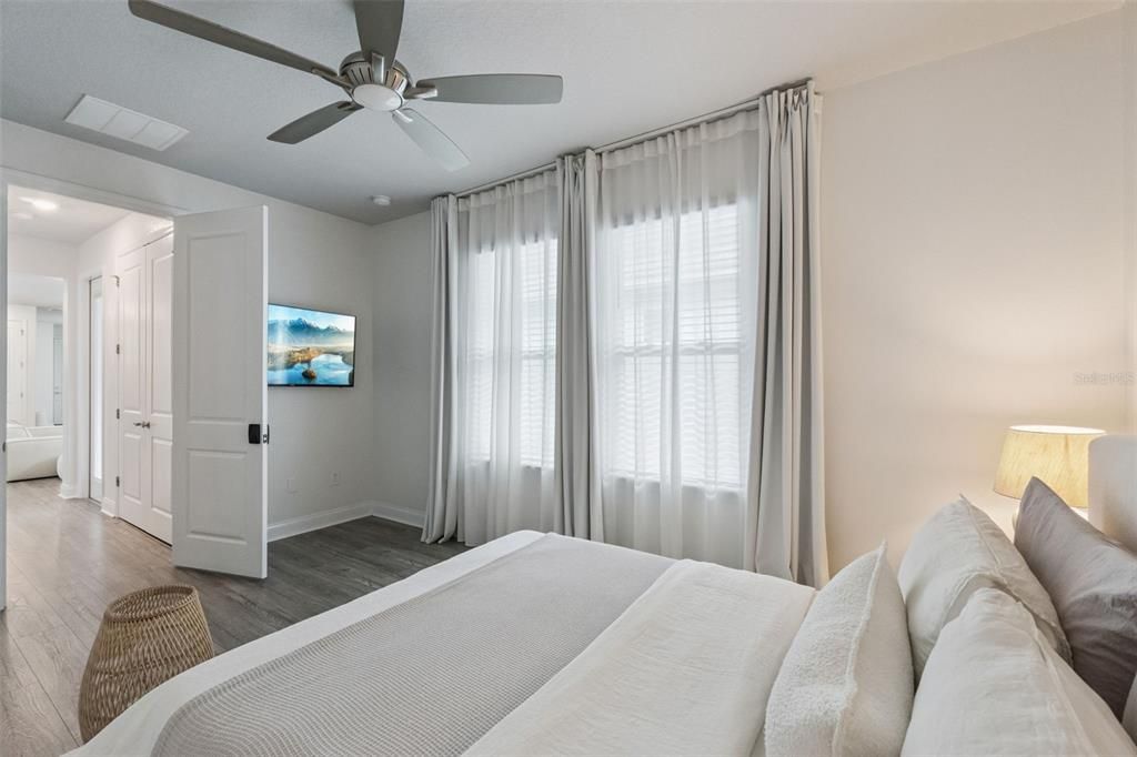 For Sale: $629,900 (3 beds, 2 baths, 1589 Square Feet)