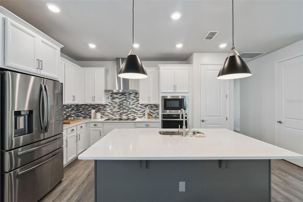 For Sale: $629,900 (3 beds, 2 baths, 1589 Square Feet)
