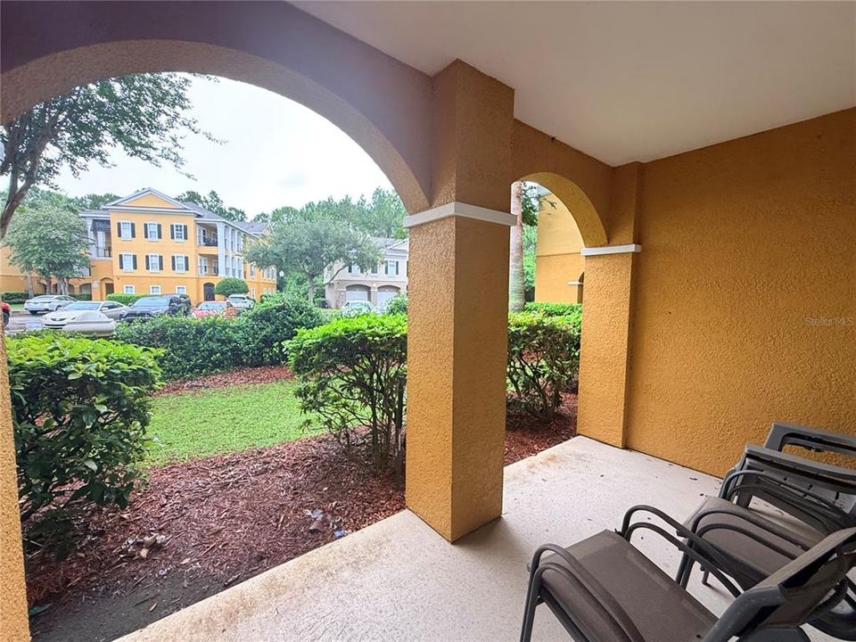 For Sale: $140,000 (1 beds, 1 baths, 782 Square Feet)