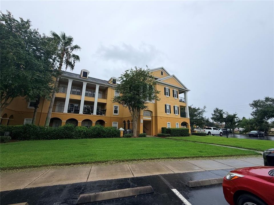 For Sale: $140,000 (1 beds, 1 baths, 782 Square Feet)