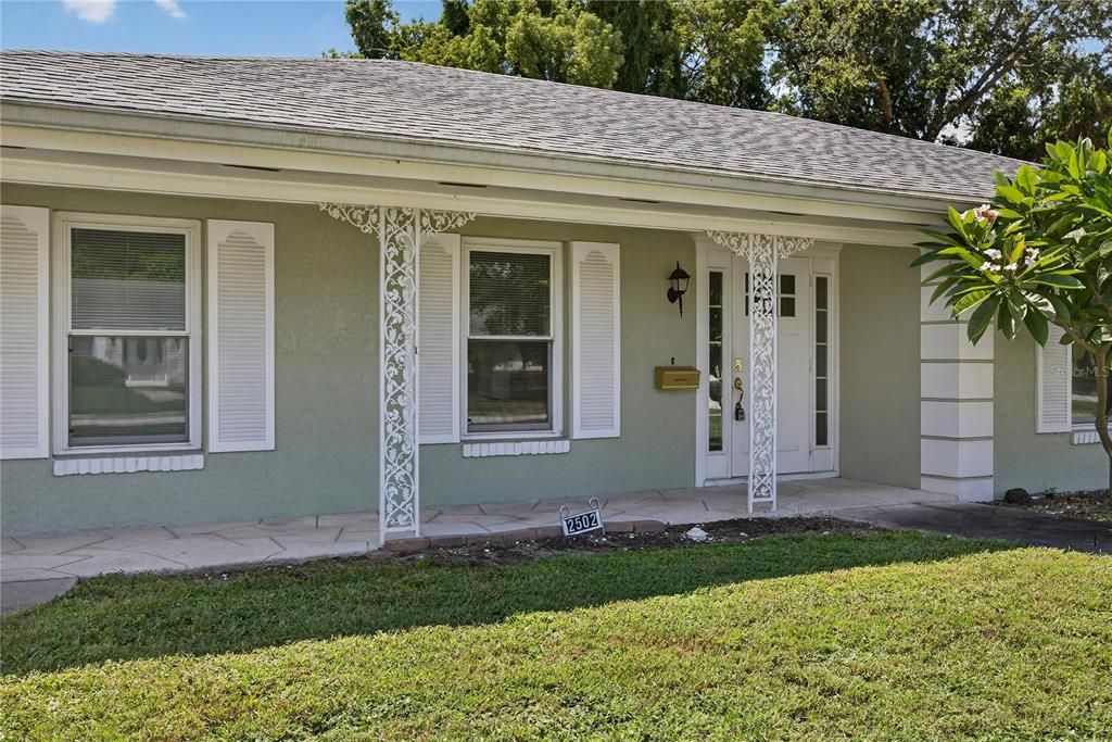 For Sale: $599,900 (4 beds, 2 baths, 2367 Square Feet)