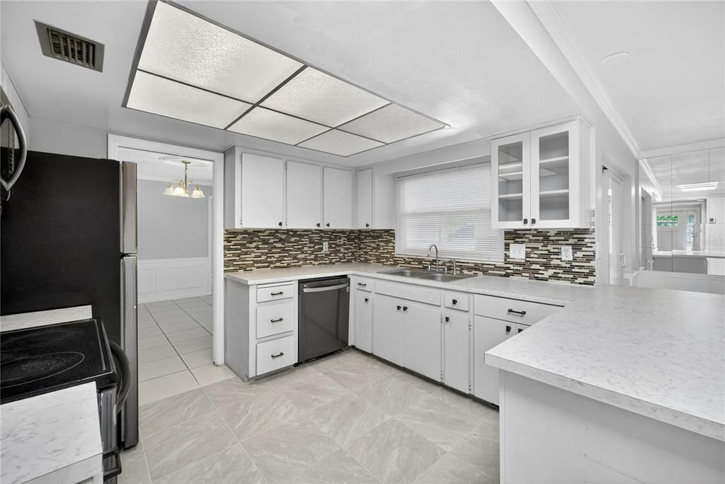 For Sale: $599,900 (4 beds, 2 baths, 2367 Square Feet)