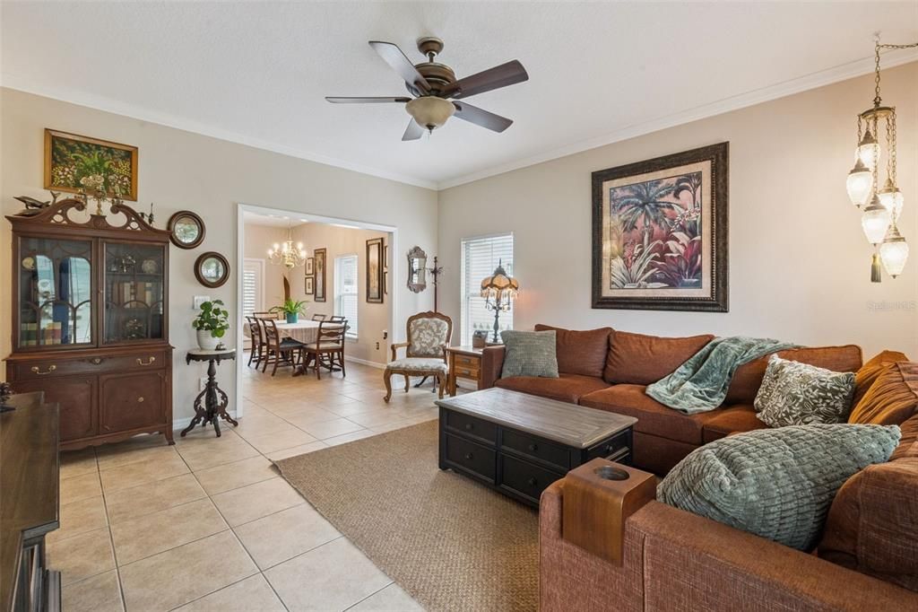 На продажу: $449,900 (3 спален, 2 ванн, 1460 Квадратных фут)
