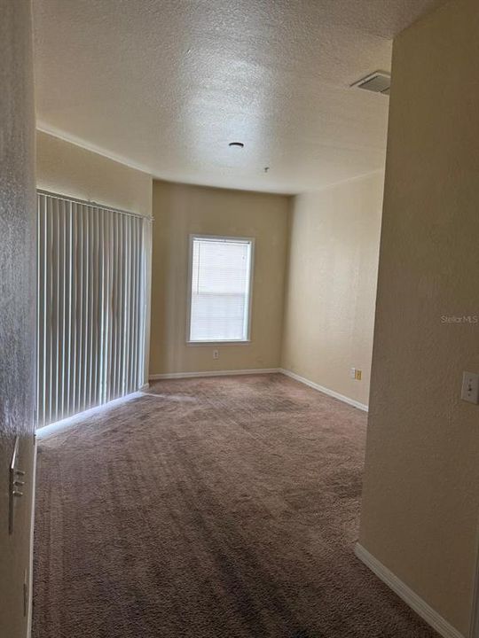 For Rent: $1,300 (1 beds, 1 baths, 850 Square Feet)