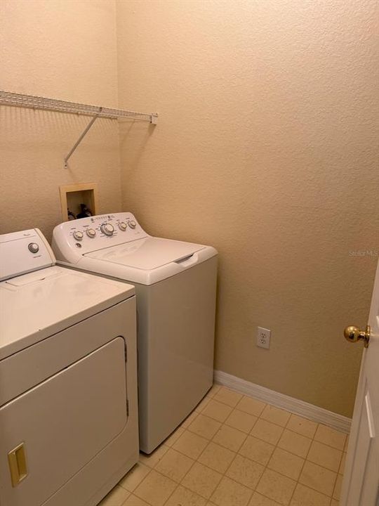 For Rent: $1,300 (1 beds, 1 baths, 850 Square Feet)