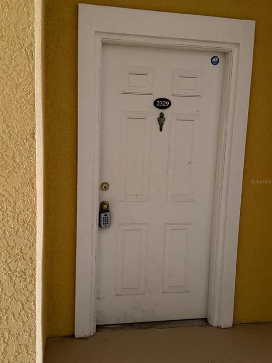For Rent: $1,300 (1 beds, 1 baths, 850 Square Feet)