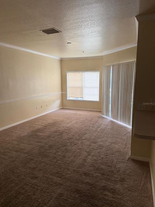 For Rent: $1,300 (1 beds, 1 baths, 850 Square Feet)