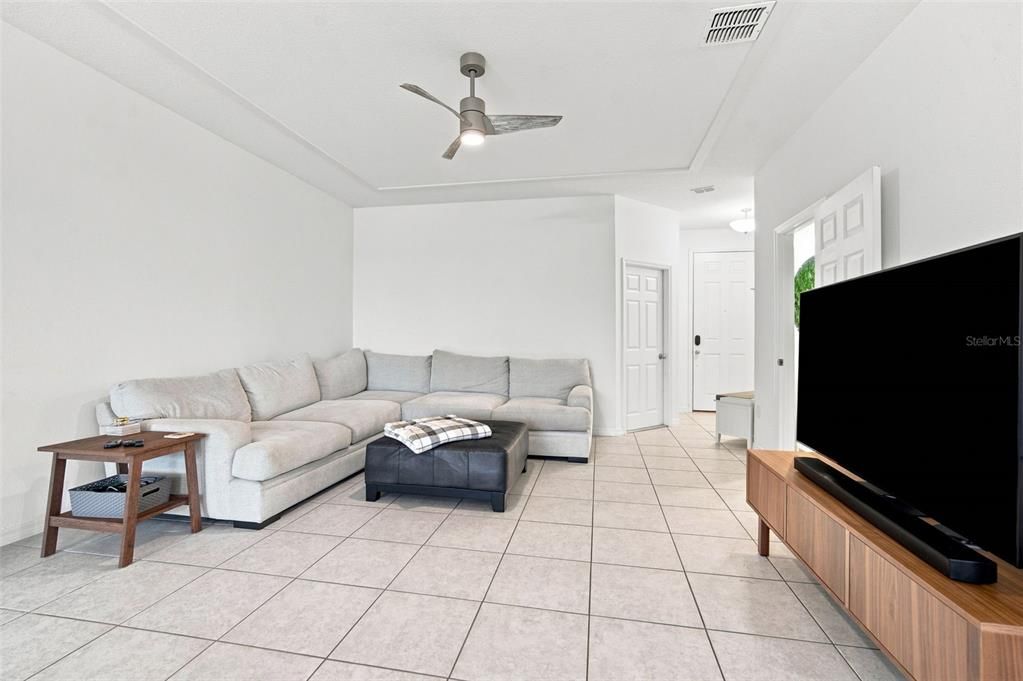 For Sale: $249,000 (3 beds, 2 baths, 1617 Square Feet)