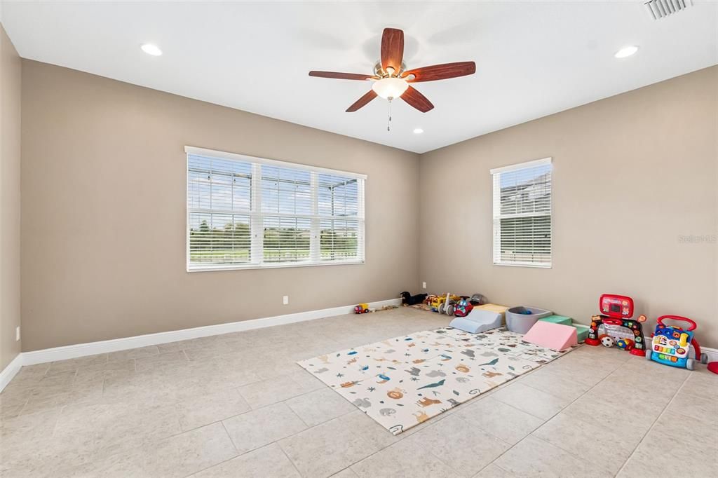 For Sale: $750,000 (4 beds, 3 baths, 3318 Square Feet)