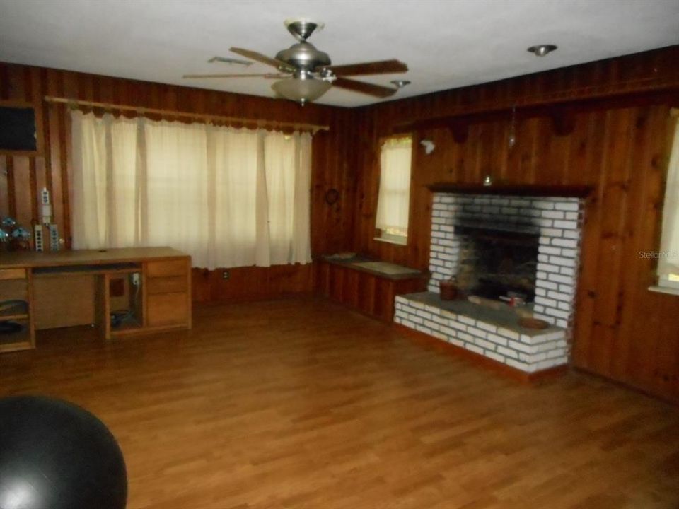 En Venta: $180,000 (3 camas, 2 baños, 1600 Pies cuadrados)