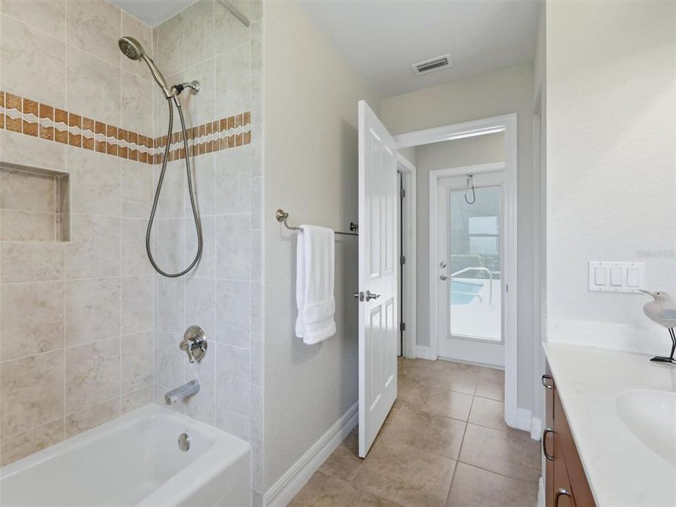 For Sale: $470,000 (3 beds, 2 baths, 1982 Square Feet)