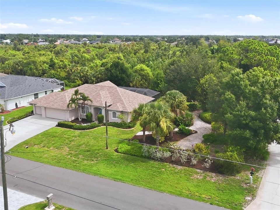 For Sale: $470,000 (3 beds, 2 baths, 1982 Square Feet)