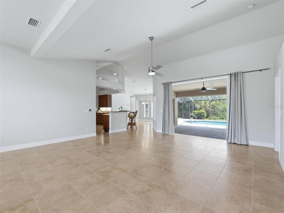 For Sale: $470,000 (3 beds, 2 baths, 1982 Square Feet)