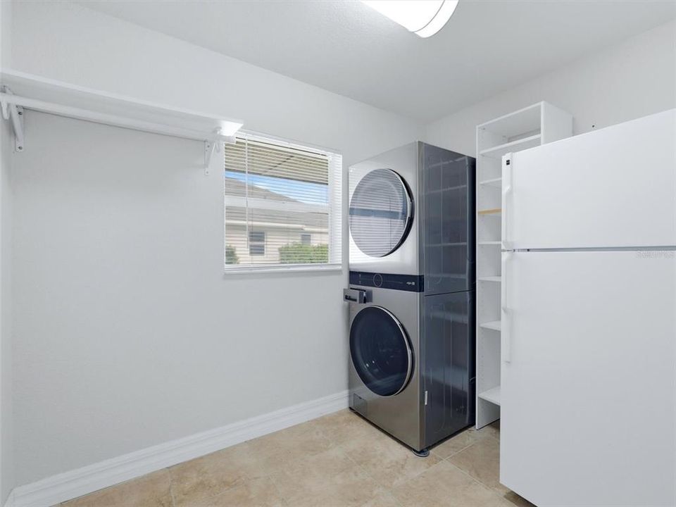 For Sale: $470,000 (3 beds, 2 baths, 1982 Square Feet)
