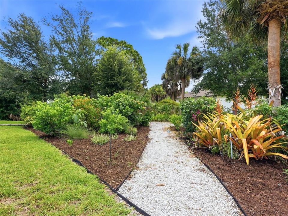 For Sale: $470,000 (3 beds, 2 baths, 1982 Square Feet)
