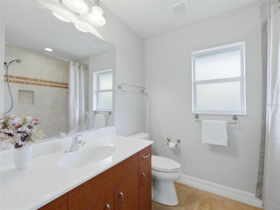 For Sale: $470,000 (3 beds, 2 baths, 1982 Square Feet)