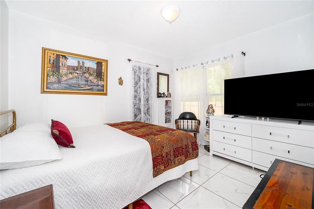 Activo con contrato: $210,000 (2 camas, 1 baños, 744 Pies cuadrados)