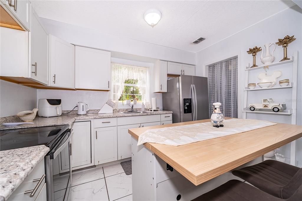Activo con contrato: $210,000 (2 camas, 1 baños, 744 Pies cuadrados)