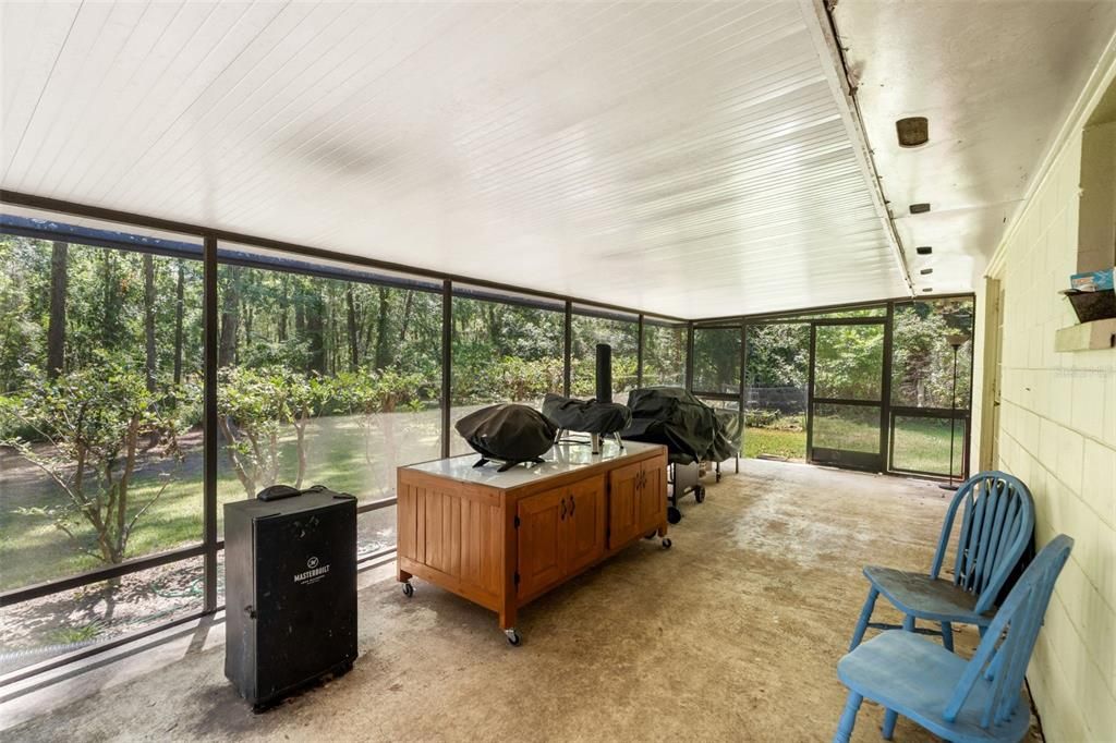 Activo con contrato: $380,000 (3 camas, 2 baños, 1900 Pies cuadrados)