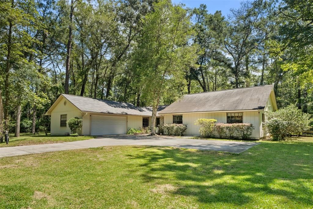 Activo con contrato: $380,000 (3 camas, 2 baños, 1900 Pies cuadrados)