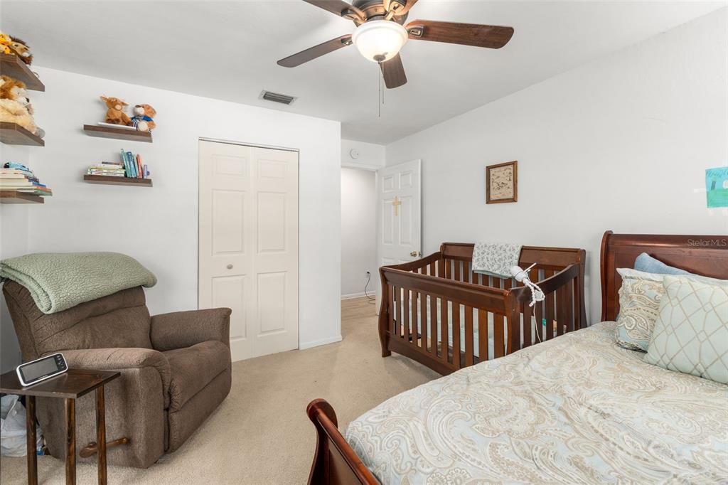 Activo con contrato: $380,000 (3 camas, 2 baños, 1900 Pies cuadrados)