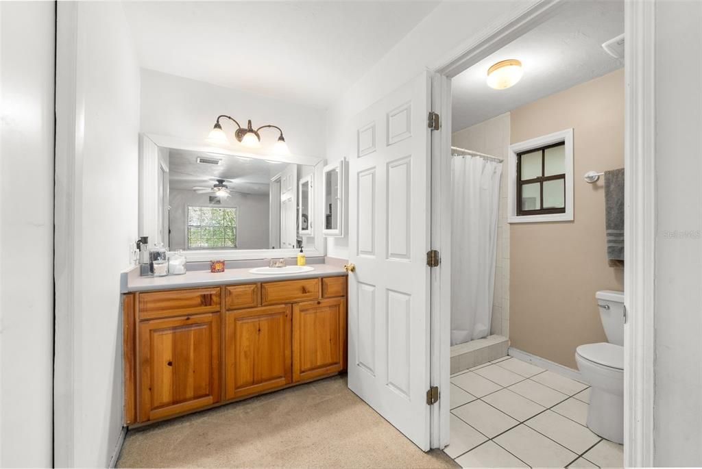 Activo con contrato: $380,000 (3 camas, 2 baños, 1900 Pies cuadrados)