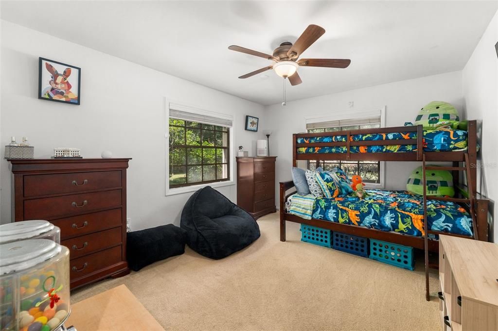 Activo con contrato: $380,000 (3 camas, 2 baños, 1900 Pies cuadrados)