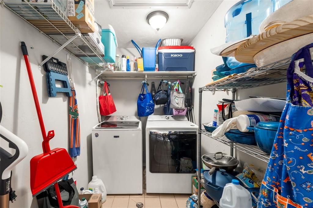 Activo con contrato: $380,000 (3 camas, 2 baños, 1900 Pies cuadrados)