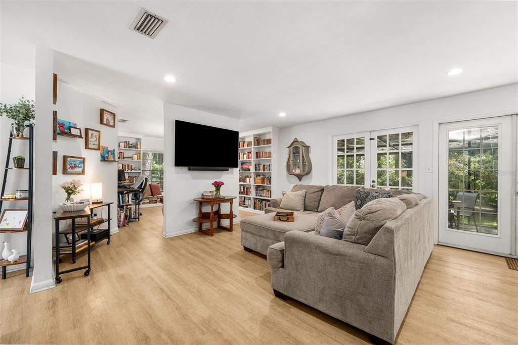 Activo con contrato: $380,000 (3 camas, 2 baños, 1900 Pies cuadrados)