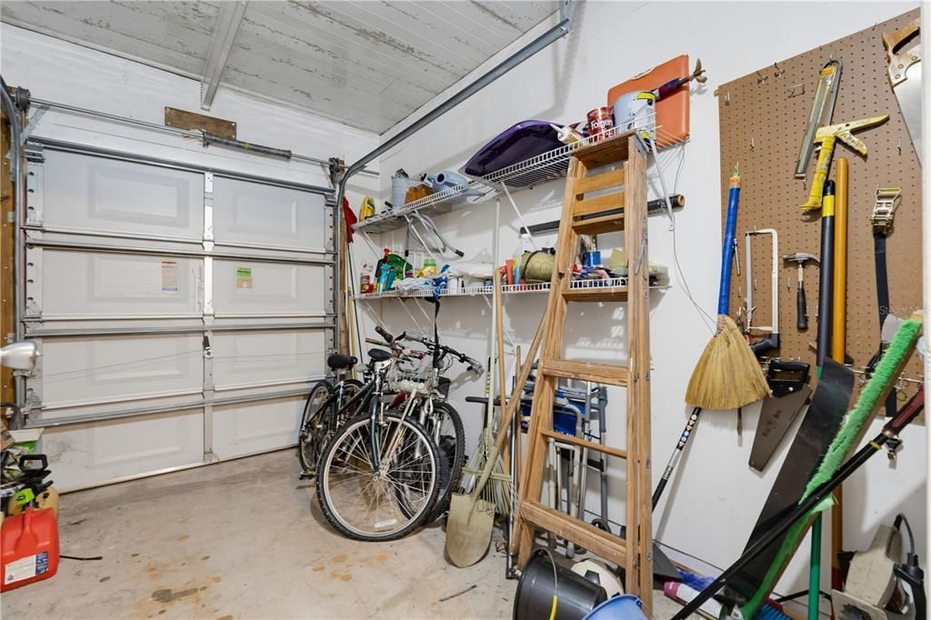 For Sale: $125,000 (3 beds, 1 baths, 768 Square Feet)