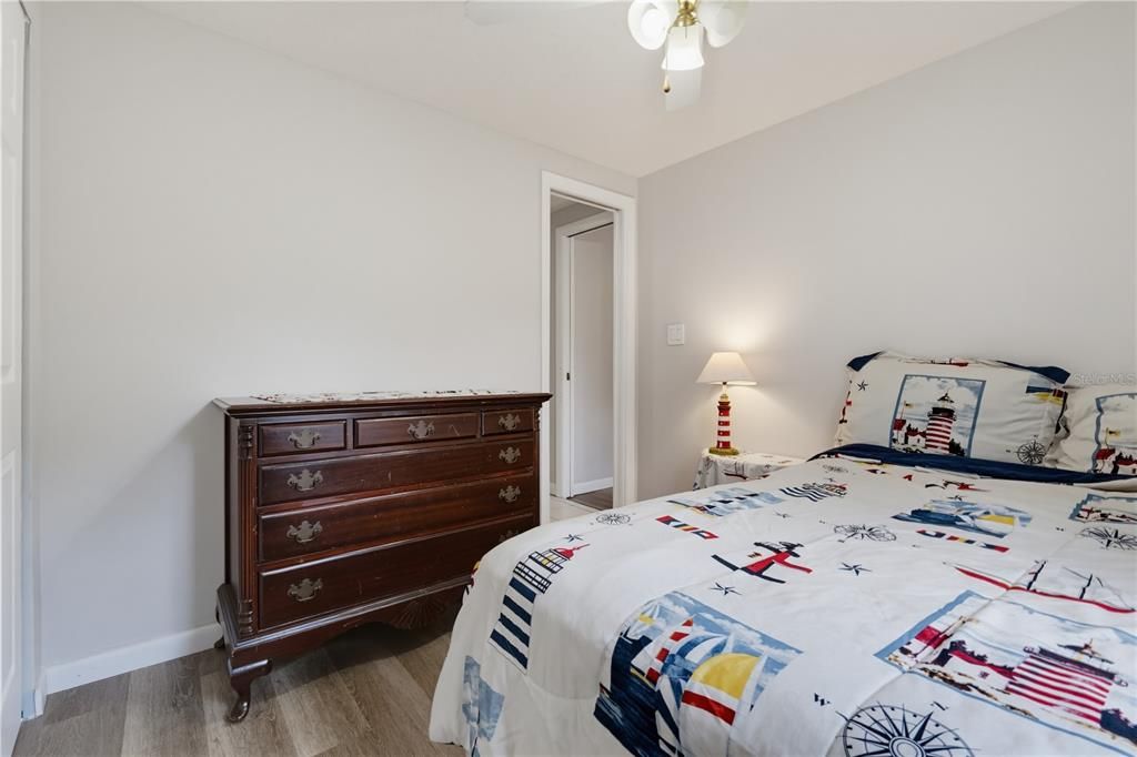For Sale: $125,000 (3 beds, 1 baths, 768 Square Feet)