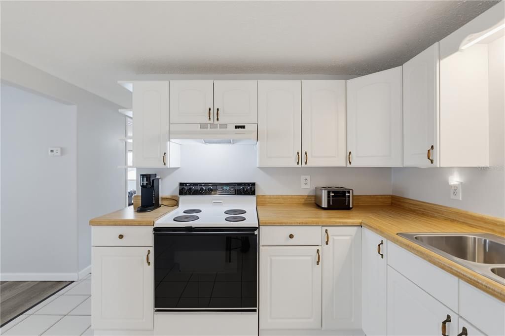 For Sale: $125,000 (3 beds, 1 baths, 768 Square Feet)